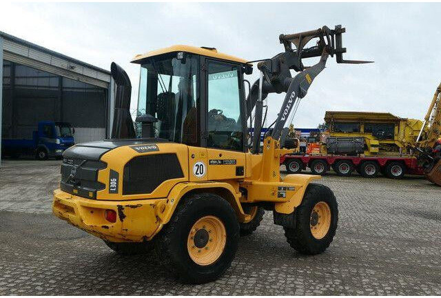 Volvo L30G, 4+1 Schaufel, Palettengabel, Hydr. S.W.S. - Колёсный погрузчик: фото 3 Volvo L30G, 4+1 Schaufel, Palettengabel, Hydr. S.W.S. - Колёсный погрузчик: фото 3