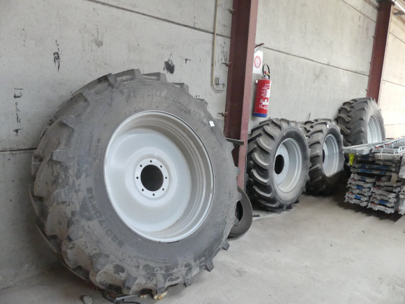 Колесо для Тракторов 4 Roues pour tracteur Carlisle: фото 1