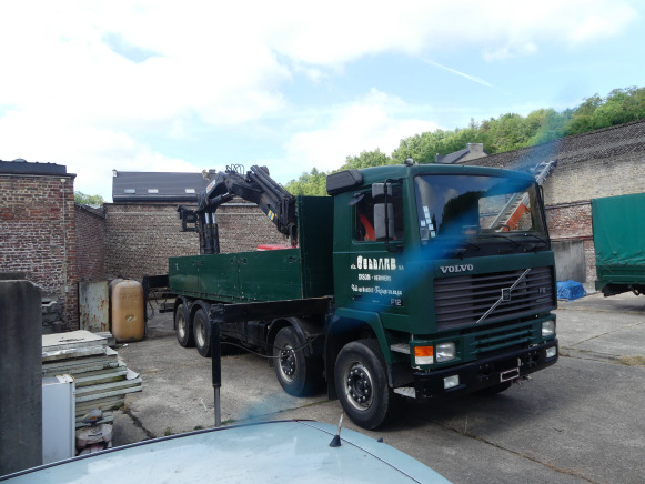Camion plateau ridelle avec grue auxiliaire Volvo F12 (1994-64.040 km-VIN:YV2H5A7G6RA225775) - Грузовик бортовой/ Платформа, Автоманипулятор: фото 2 Camion plateau ridelle avec grue auxiliaire Volvo F12 (1994-64.040 km-VIN:YV2H5A7G6RA225775) - Грузовик бортовой/ Платформа, Автоманипулятор: фото 2