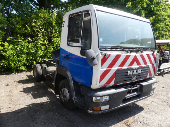Camion (pour pièces) MAN L2000 (2004-183.392 km) - Грузовик-шасси: фото 3 Camion (pour pièces) MAN L2000 (2004-183.392 km) - Грузовик-шасси: фото 3