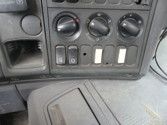 Грузовик-контейнеровоз/ Сменный кузов REF:1290 - Camion porte container Scania PRT (2005-529.990 km): фото 9