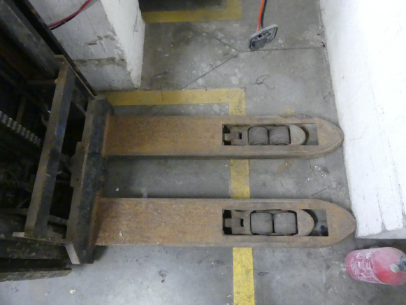 REF:2245.18.36 - Gerbeur électrique BT Staxio SWE120 L - Штабелер: фото 4 REF:2245.18.36 - Gerbeur électrique BT Staxio SWE120 L - Штабелер: фото 4