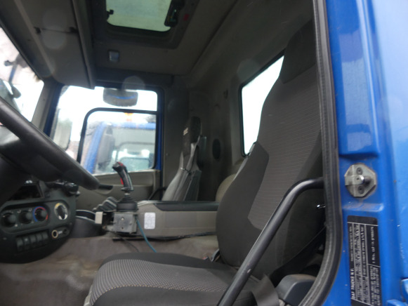 REF:BS-SG-14 - Camion porte container DAF FASCF85 (2007-1.117.773 km) - Грузовик-контейнеровоз/ Сменный кузов: фото 5 REF:BS-SG-14 - Camion porte container DAF FASCF85 (2007-1.117.773 km) - Грузовик-контейнеровоз/ Сменный кузов: фото 5