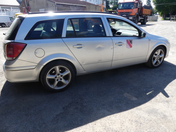 REF:TRF008 - Voiture Opel Astra break (2005-158.167 km) - Легковой автомобиль: фото 5 REF:TRF008 - Voiture Opel Astra break (2005-158.167 km) - Легковой автомобиль: фото 5