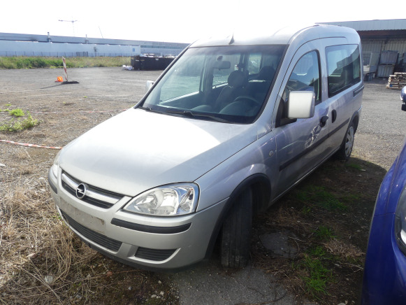 Voiture Opel Combo - Легковой автомобиль: фото 1 Voiture Opel Combo - Легковой автомобиль: фото 1