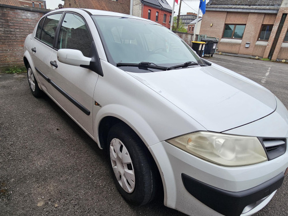 Voiture Renault Megane (2008-96.479 km-VIN:VF1LM1S0H40530344) - Легковой автомобиль: фото 2 Voiture Renault Megane (2008-96.479 km-VIN:VF1LM1S0H40530344) - Легковой автомобиль: фото 2