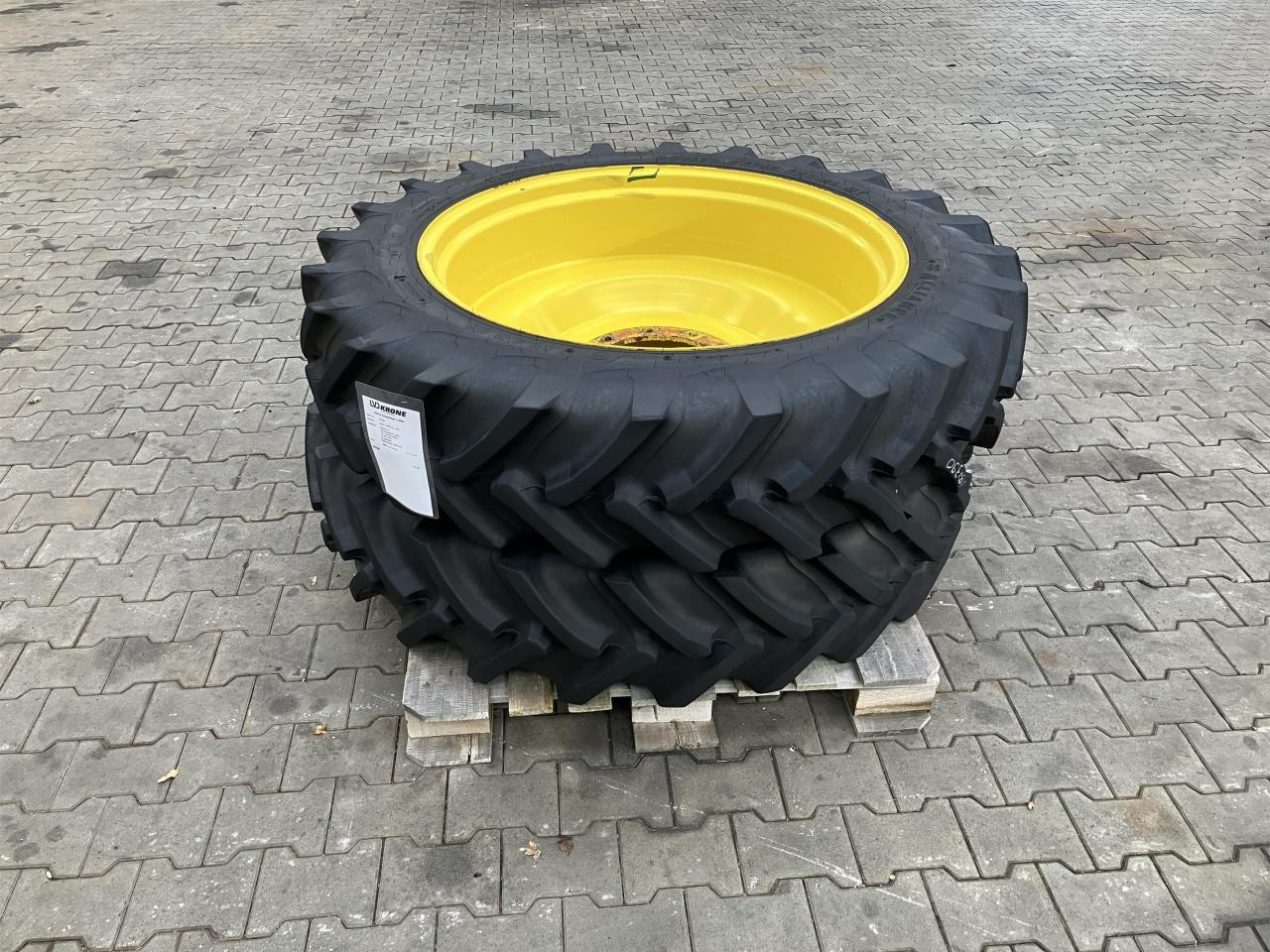 Alliance 12.4R36 - Шина для Сельскохозяйственной техники: фото 1 Alliance 12.4R36 - Шина для Сельскохозяйственной техники: фото 1