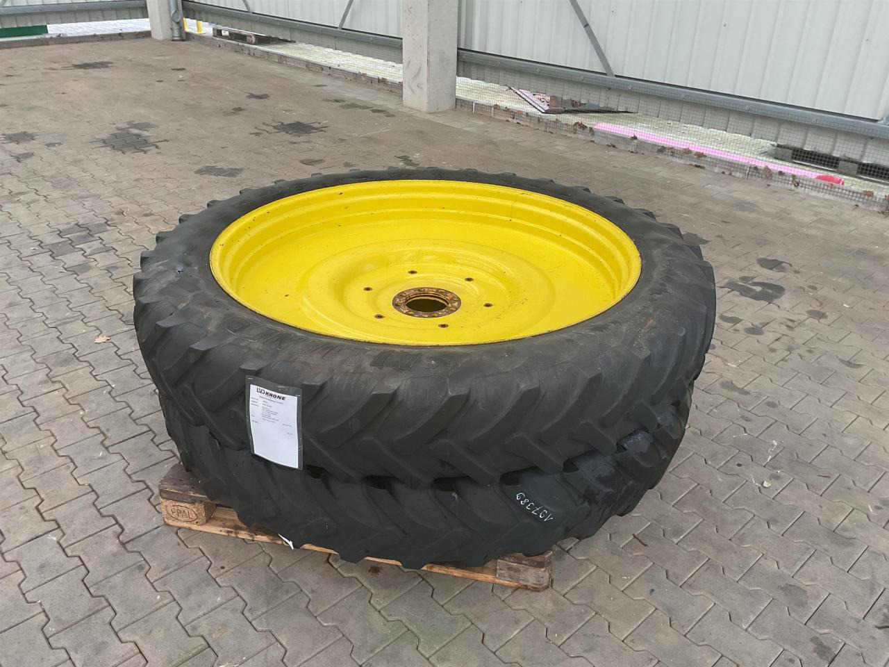 Alliance 12.4R52 - Шина для Сельскохозяйственной техники: фото 1 Alliance 12.4R52 - Шина для Сельскохозяйственной техники: фото 1