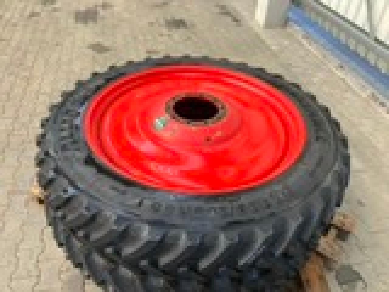 Alliance 320/105R50 - Шина для Сельскохозяйственной техники: фото 1 Alliance 320/105R50 - Шина для Сельскохозяйственной техники: фото 1