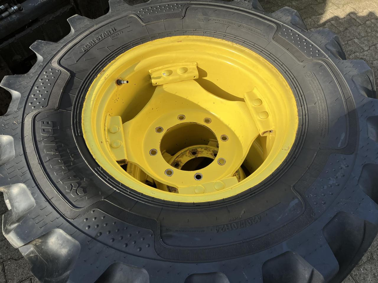 Alliance 420/70R24 - Шина для Сельскохозяйственной техники: фото 2 Alliance 420/70R24 - Шина для Сельскохозяйственной техники: фото 2