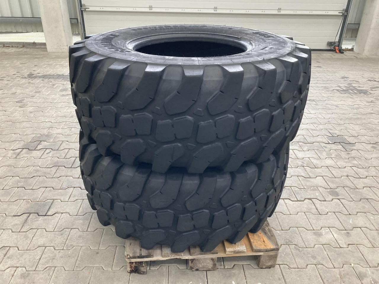 Alliance 500/70R24 - Шина для Сельскохозяйственной техники: фото 2 Alliance 500/70R24 - Шина для Сельскохозяйственной техники: фото 2