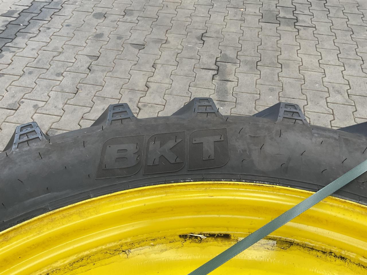 BKT 340/85R48 - Шина для Сельскохозяйственной техники: фото 4 BKT 340/85R48 - Шина для Сельскохозяйственной техники: фото 4