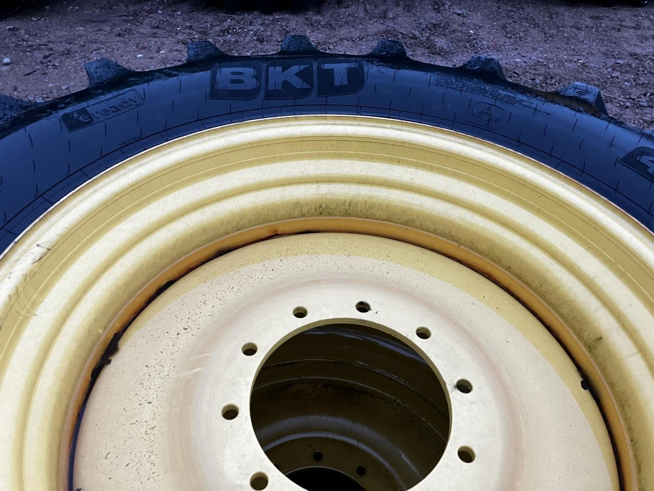 BKT 480/70R34 - Шина для Сельскохозяйственной техники: фото 5 BKT 480/70R34 - Шина для Сельскохозяйственной техники: фото 5