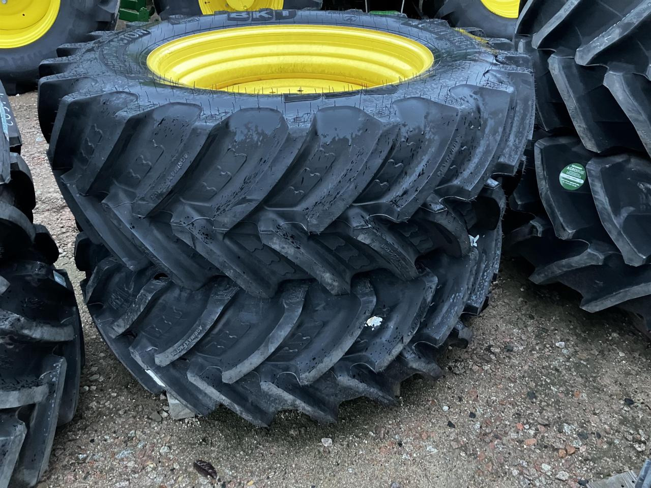 BKT 480/70R34 - Шина для Сельскохозяйственной техники: фото 1 BKT 480/70R34 - Шина для Сельскохозяйственной техники: фото 1