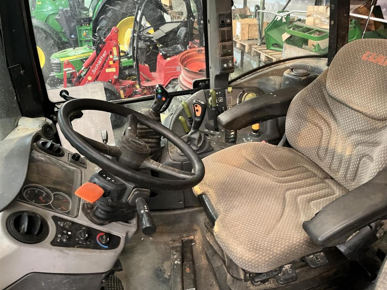 CLAAS Arion 420 - Трактор: фото 4 CLAAS Arion 420 - Трактор: фото 4