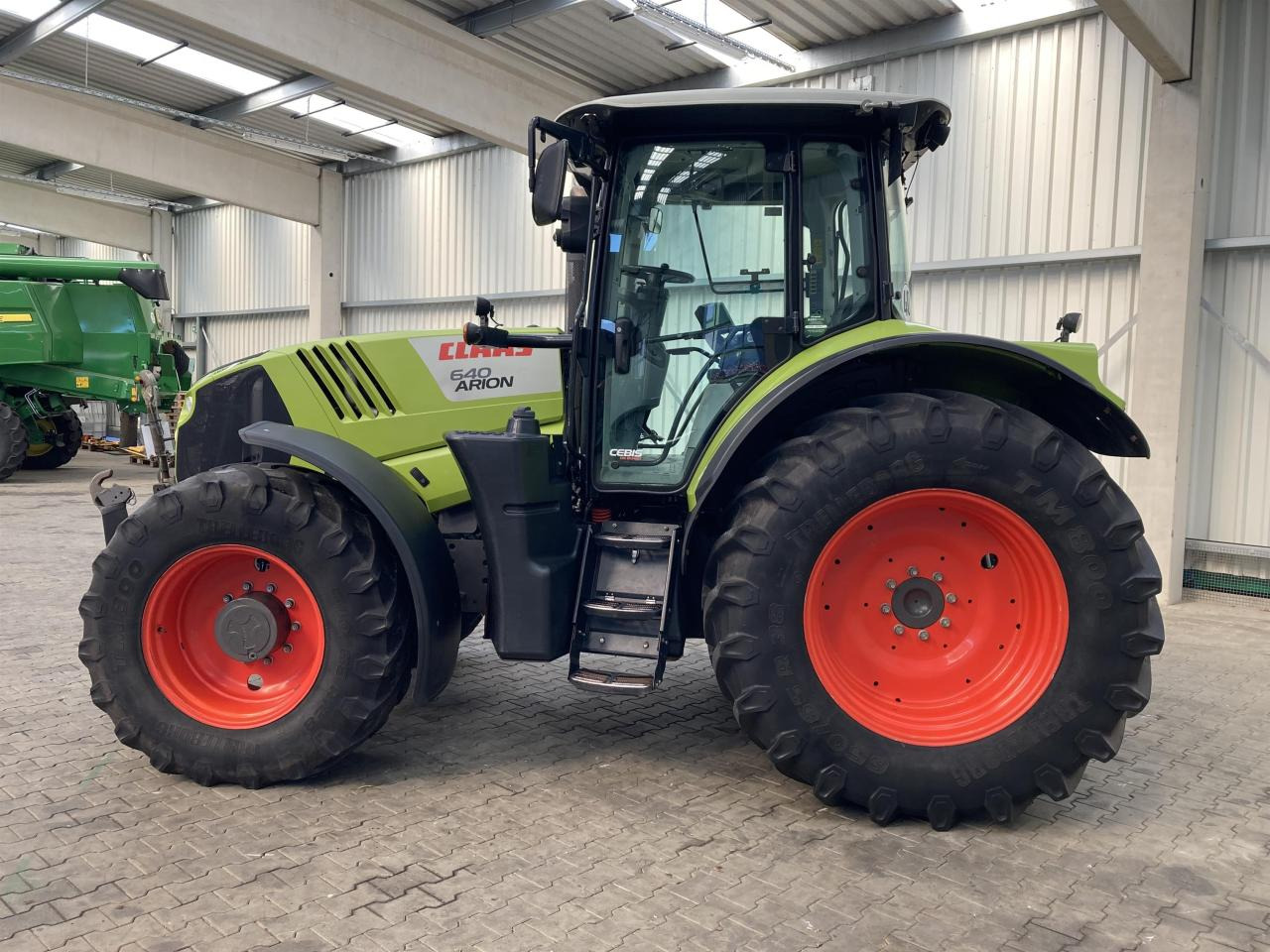 Трактор CLAAS Arion 640: фото 8