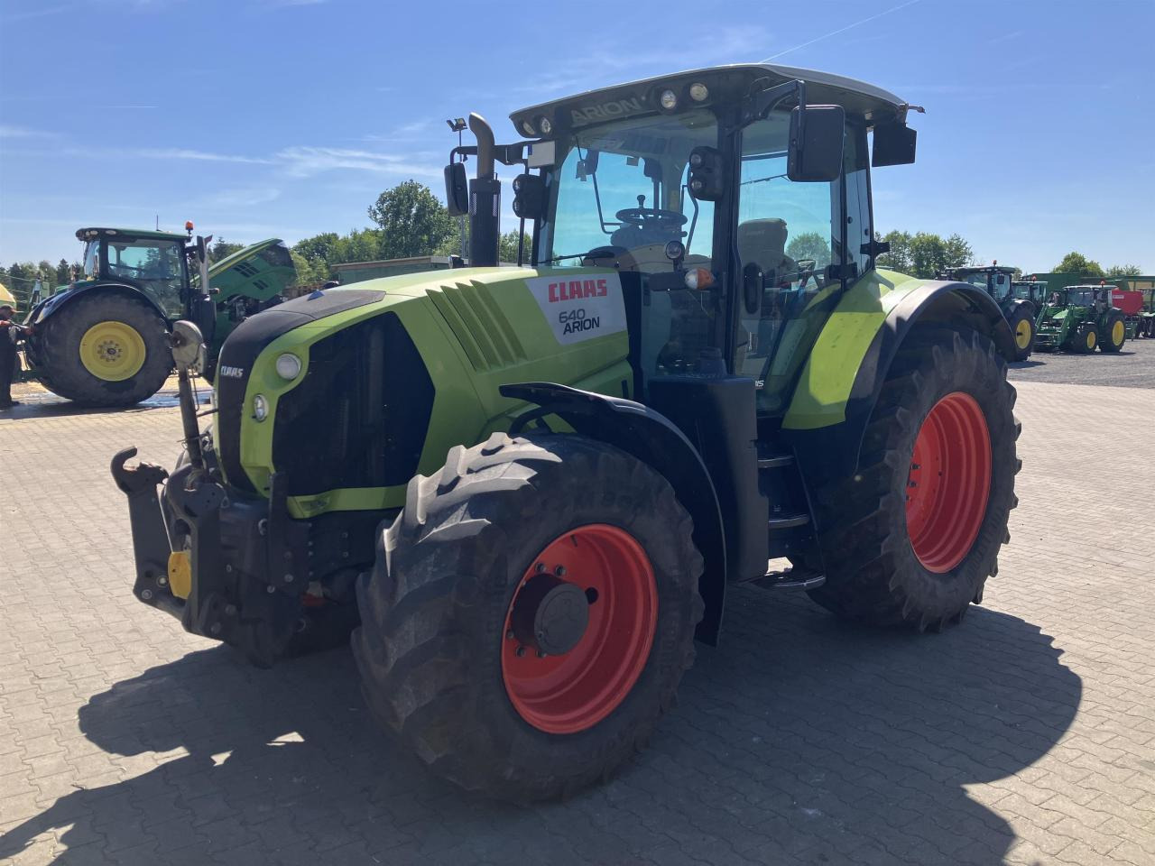 CLAAS Arion 640 - Трактор: фото 1 CLAAS Arion 640 - Трактор: фото 1