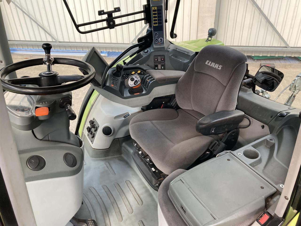 Трактор CLAAS Arion 640: фото 10