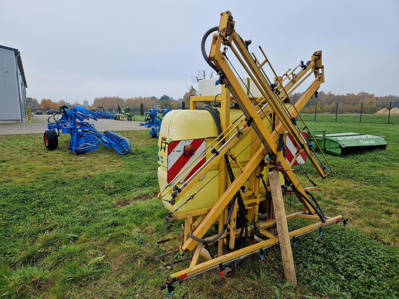 Dubex MODEL 1 - Прицепной опрыскиватель: фото 3 Dubex MODEL 1 - Прицепной опрыскиватель: фото 3