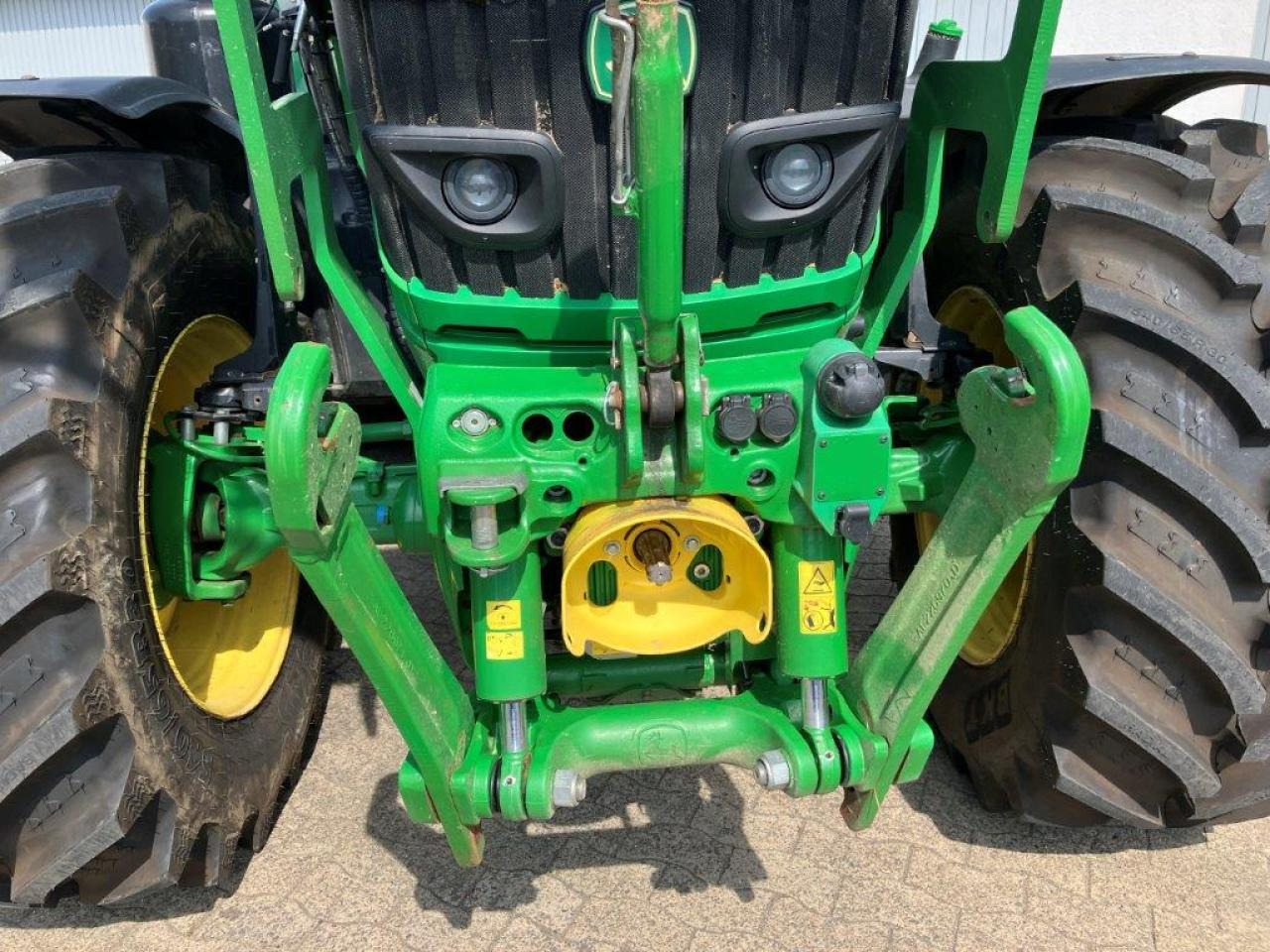 John Deere 6155R - Трактор: фото 4 John Deere 6155R - Трактор: фото 4
