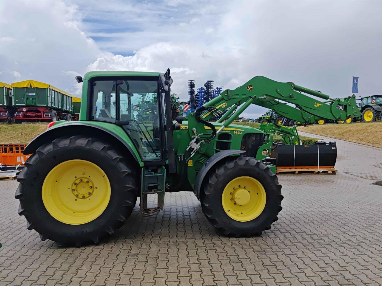 Трактор John Deere 6630 PREMIUM: фото 6 Трактор John Deere 6630 PREMIUM: фото 6