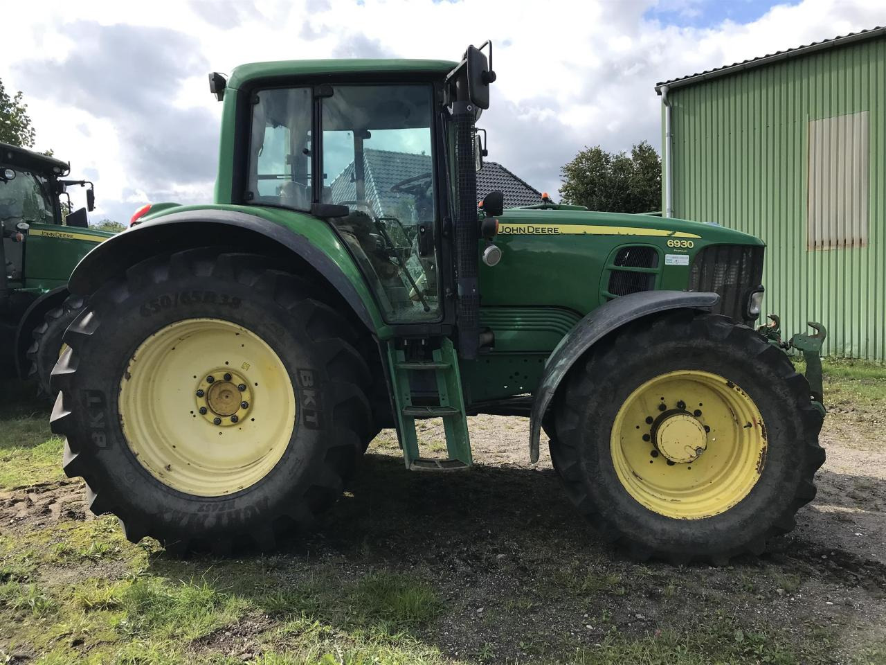 John Deere 6930 Premium - Трактор: фото 2 John Deere 6930 Premium - Трактор: фото 2