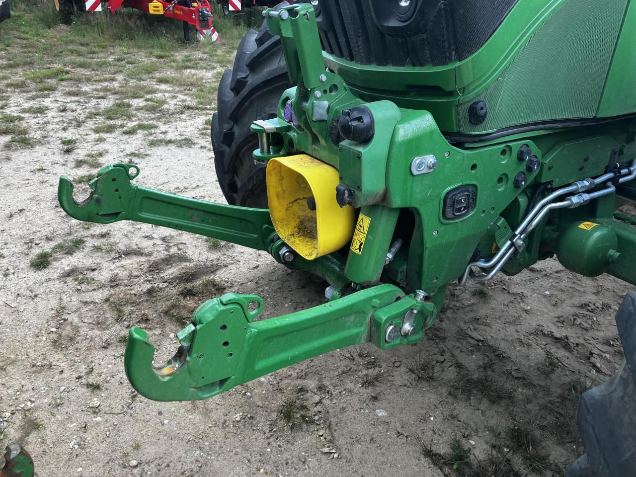 John Deere 6R 185 - Трактор: фото 3 John Deere 6R 185 - Трактор: фото 3