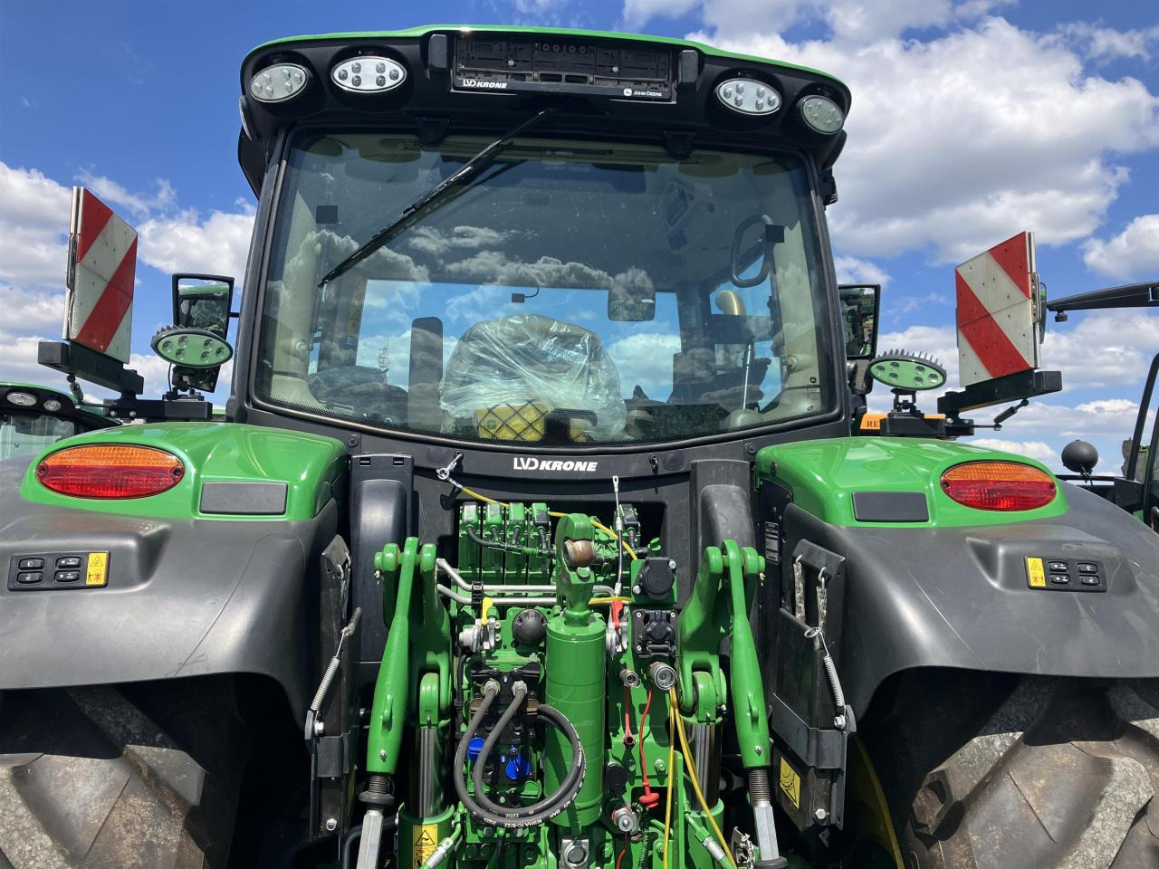John Deere 6R 185 - Трактор: фото 4 John Deere 6R 185 - Трактор: фото 4