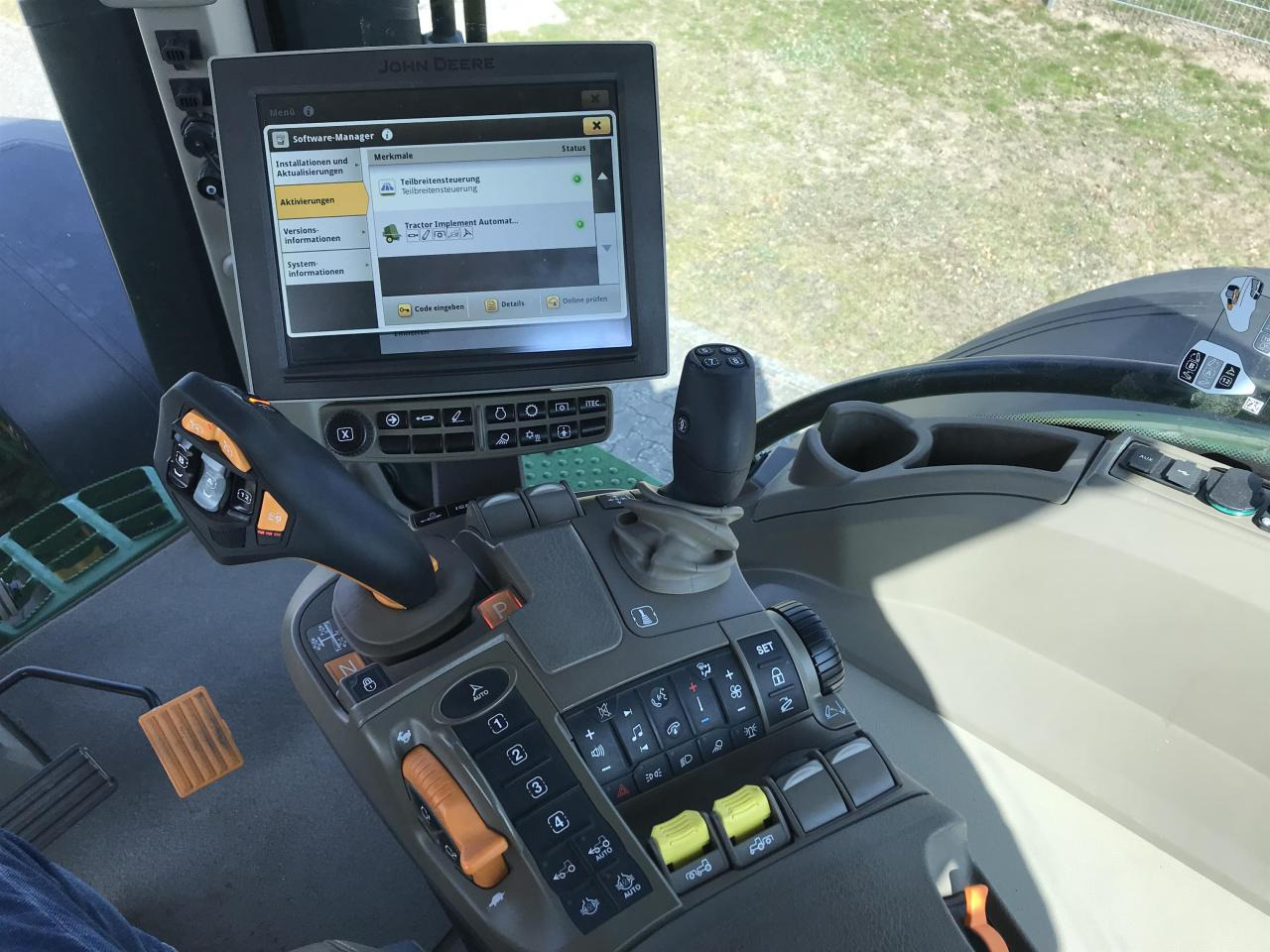 Трактор John Deere 7R 330: фото 10