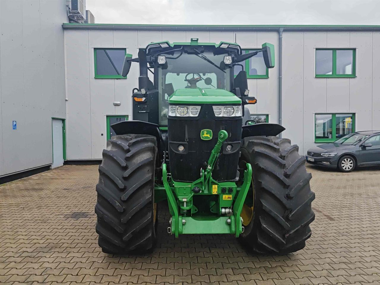 John Deere 7R 330 - Трактор: фото 3 John Deere 7R 330 - Трактор: фото 3