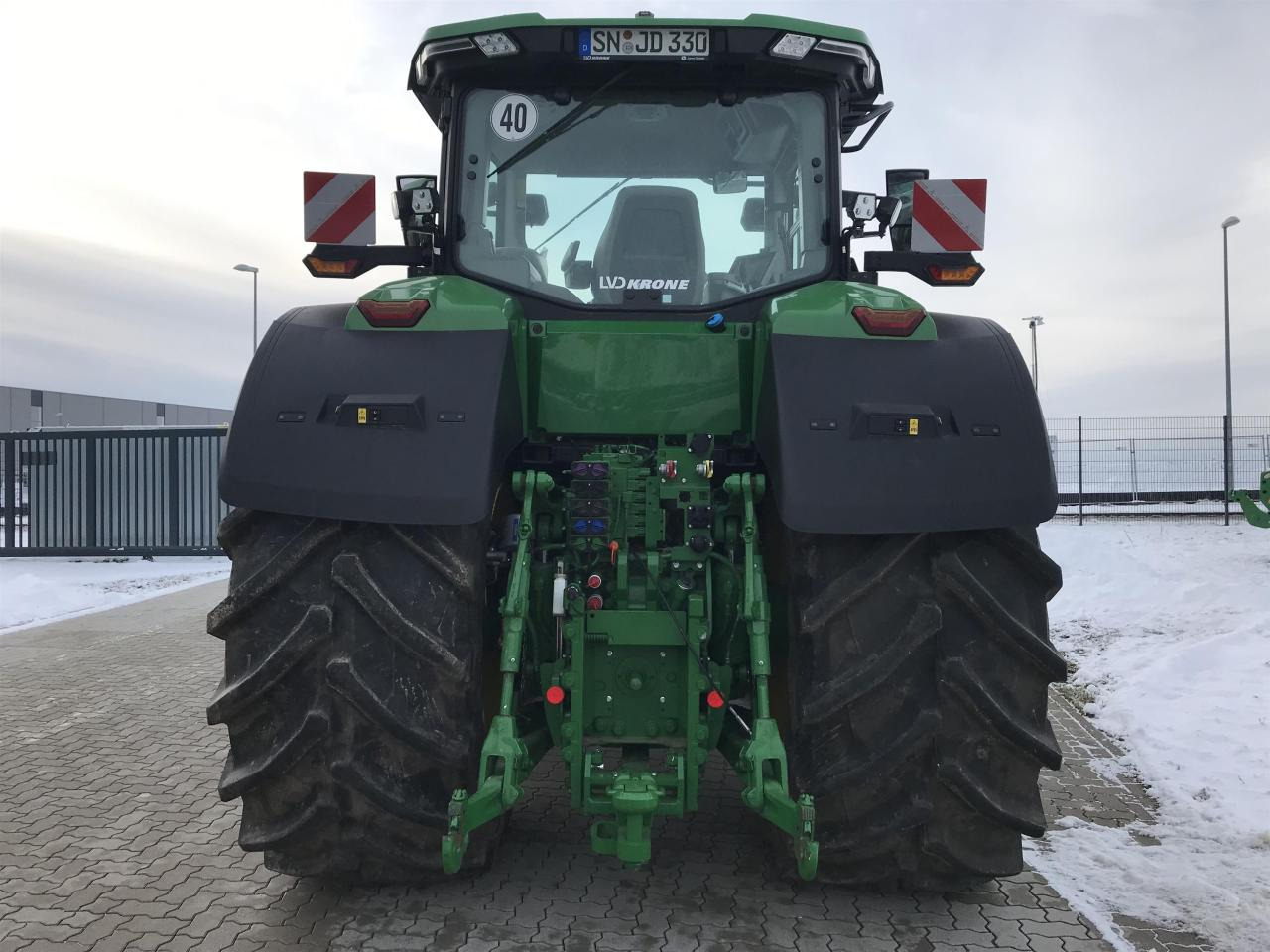 John Deere 7R 330 - Трактор: фото 5 John Deere 7R 330 - Трактор: фото 5