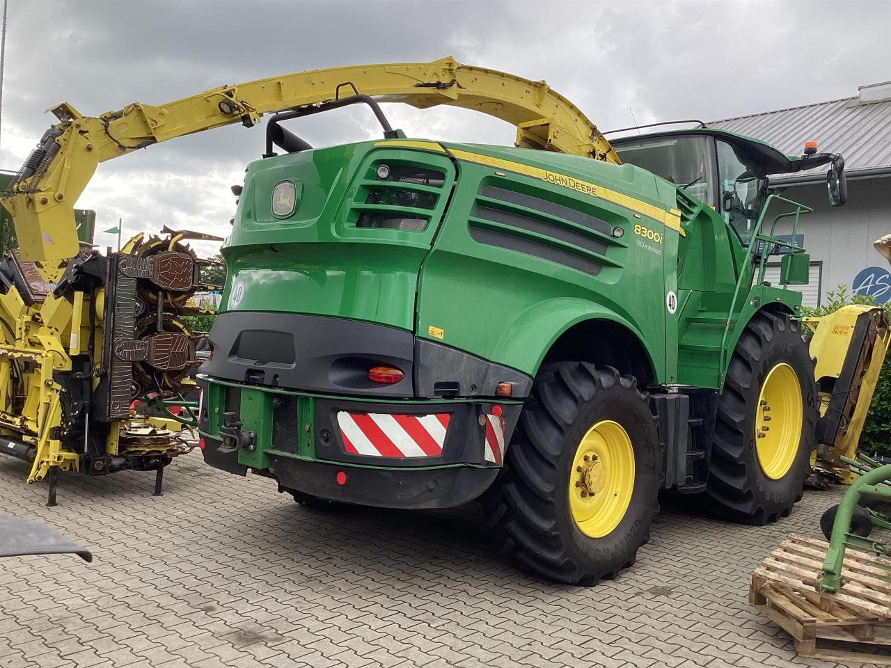 John Deere 8300 - Кормоуборочный комбайн: фото 3 John Deere 8300 - Кормоуборочный комбайн: фото 3