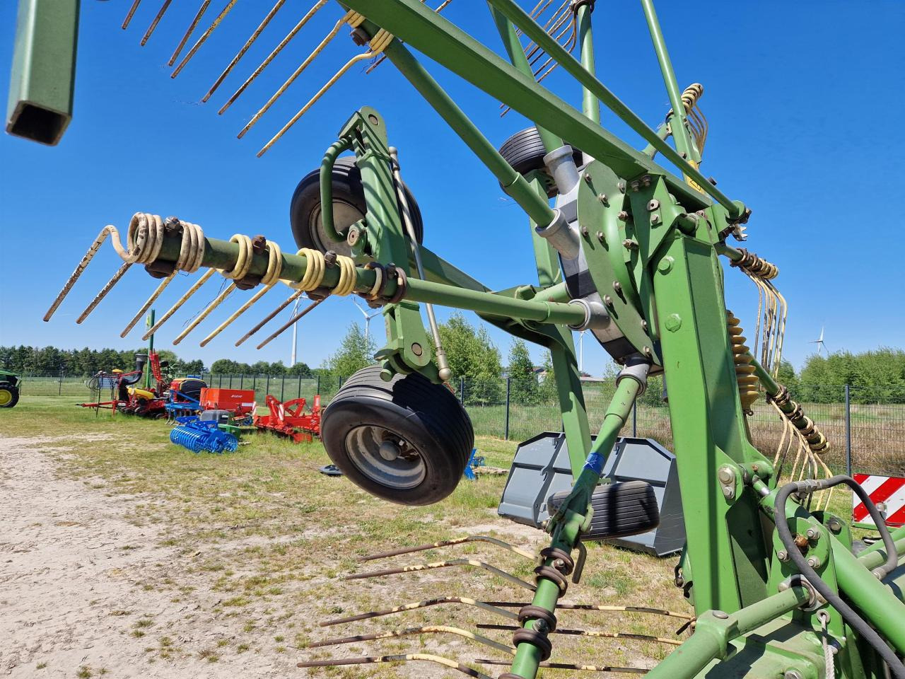 Krone Swadro 807 - Сеноворошилка: фото 4 Krone Swadro 807 - Сеноворошилка: фото 4