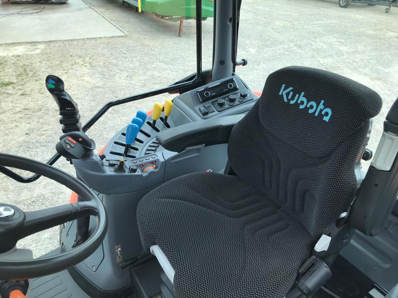 Kubota M7133 - Трактор: фото 4 Kubota M7133 - Трактор: фото 4