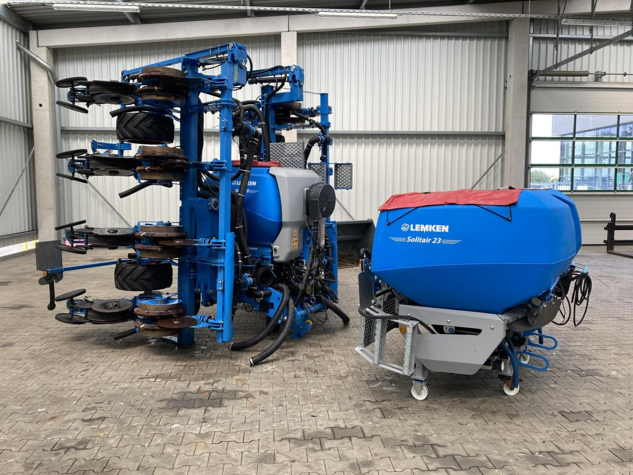 Lemken Azurit 9/8.75 - Сеялка точного высева: фото 1 Lemken Azurit 9/8.75 - Сеялка точного высева: фото 1