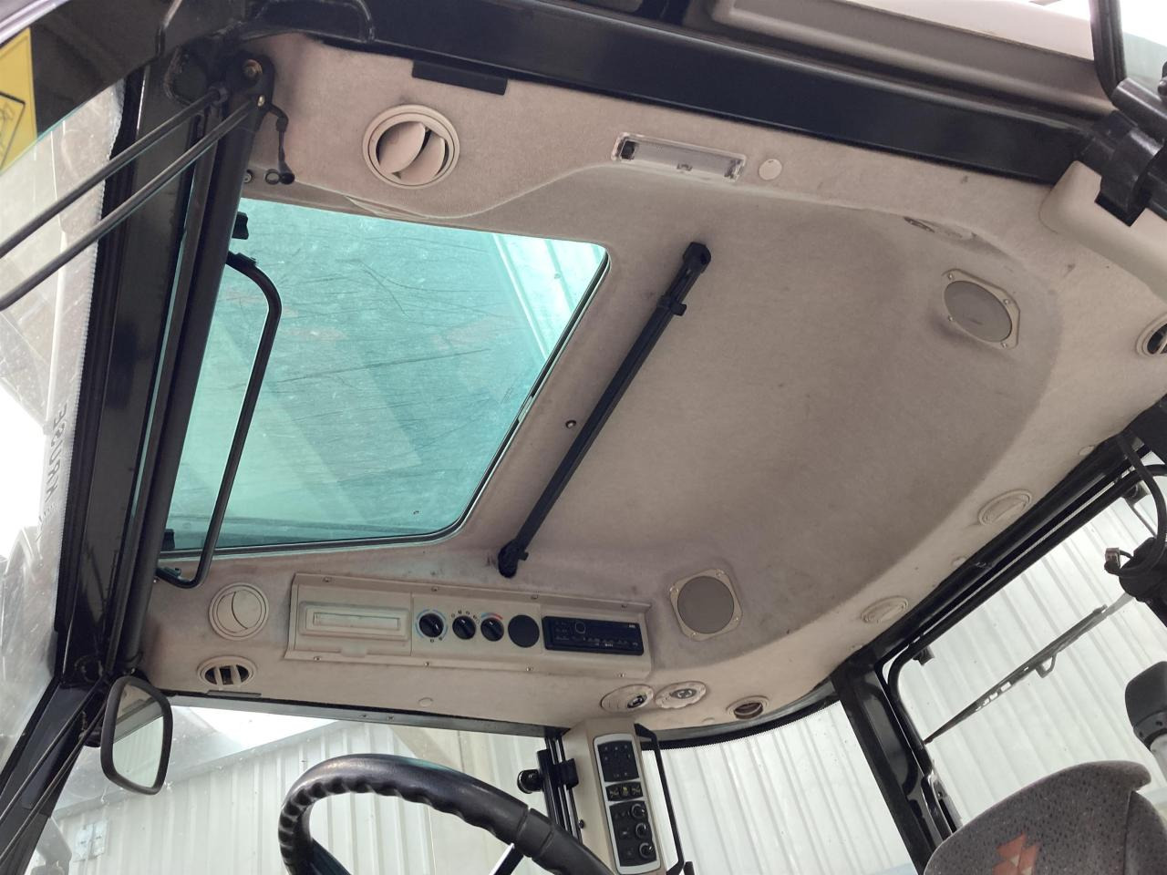 Massey Ferguson 5611 Dyna 4 - Трактор: фото 5 Massey Ferguson 5611 Dyna 4 - Трактор: фото 5