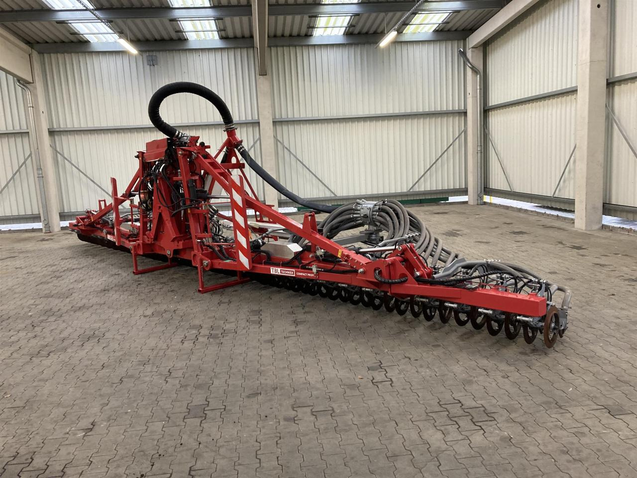 TBL Techniek Compakt Profi - Техника для внесения удобрений: фото 1 TBL Techniek Compakt Profi - Техника для внесения удобрений: фото 1