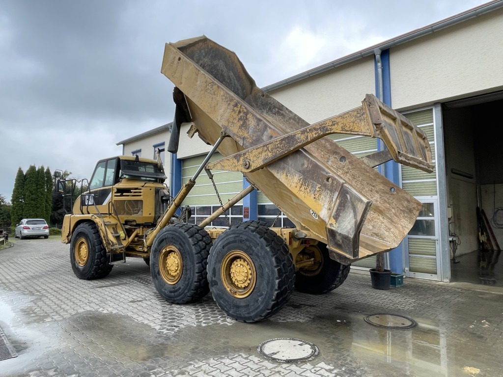 CAT 730 - Сочленённый самосвал: фото 3 CAT 730 - Сочленённый самосвал: фото 3