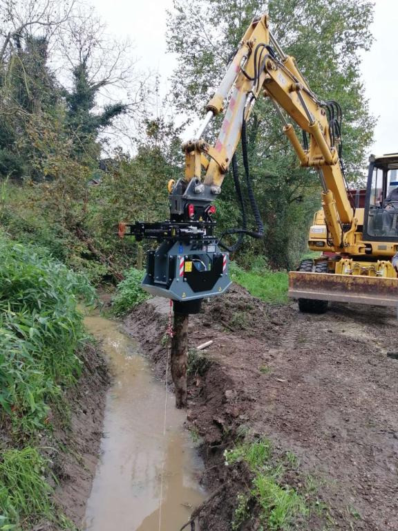 CM Crusher PV 45.80 Pile Driver - Сваебойная установка для Мини-погрузчиков с бортовым поворотом: фото 2 CM Crusher PV 45.80 Pile Driver - Сваебойная установка для Мини-погрузчиков с бортовым поворотом: фото 2
