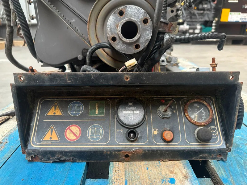 Deutz F2L 1011 Diesel Motor 20.5 kW 28 PK 2 cylinder diesel Engine - Двигатель для Погрузочно-разгрузочной техники: фото 4 Deutz F2L 1011 Diesel Motor 20.5 kW 28 PK 2 cylinder diesel Engine - Двигатель для Погрузочно-разгрузочной техники: фото 4