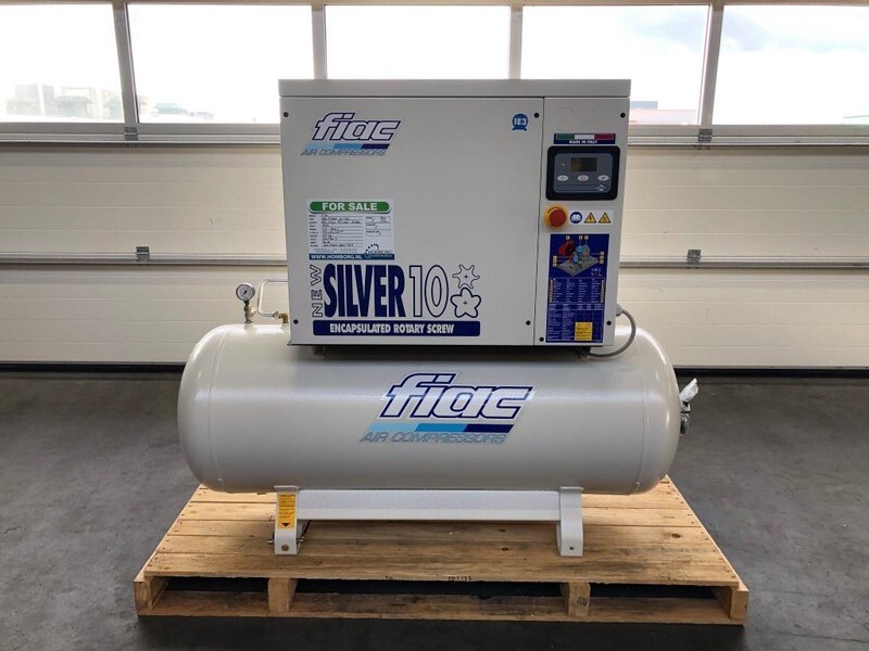 Fiac New Silver 10 / 300 Silent 7.5 kW 860 L / min 10 bar Elektrische Schroefcompressor met ketel - Воздушный компрессор: фото 2 Fiac New Silver 10 / 300 Silent 7.5 kW 860 L / min 10 bar Elektrische Schroefcompressor met ketel - Воздушный компрессор: фото 2