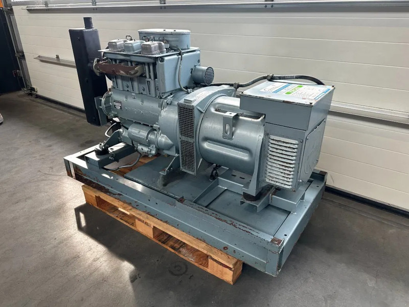 Hatz 3M40L Mecc Alte Spa 40 kVA generatorset ex Emergency ! 22 hours ! - Электрогенератор: фото 4 Hatz 3M40L Mecc Alte Spa 40 kVA generatorset ex Emergency ! 22 hours ! - Электрогенератор: фото 4