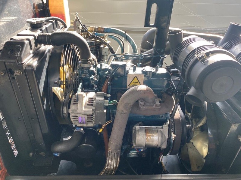 Kubota D1105 Sullair 15.5 kW 7 bar diesel schroefcompressor met nakoeler - Воздушный компрессор: фото 4 Kubota D1105 Sullair 15.5 kW 7 bar diesel schroefcompressor met nakoeler - Воздушный компрессор: фото 4