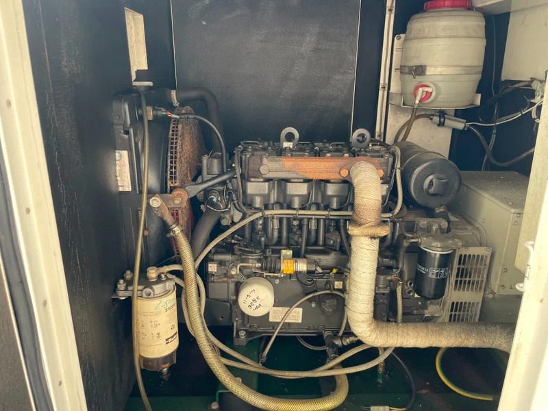 Lister Hybride powerpack 16 kVA + 1500Ah batterypack (NEW!!!) - Электрогенератор: фото 5 Lister Hybride powerpack 16 kVA + 1500Ah batterypack (NEW!!!) - Электрогенератор: фото 5