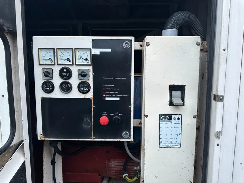 Perkins 2006 TG2A FG Wilson Stamford 250 kVA Silent generatorset - Электрогенератор: фото 3 Perkins 2006 TG2A FG Wilson Stamford 250 kVA Silent generatorset - Электрогенератор: фото 3