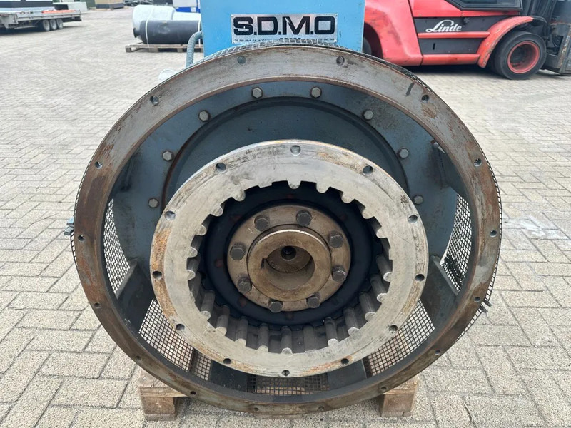 UNELEC 800 kVA generatordeel Alternator Unelec Ex Emergency Dubbel gelagerd Double Bearing - Электрогенератор: фото 5 UNELEC 800 kVA generatordeel Alternator Unelec Ex Emergency Dubbel gelagerd Double Bearing - Электрогенератор: фото 5