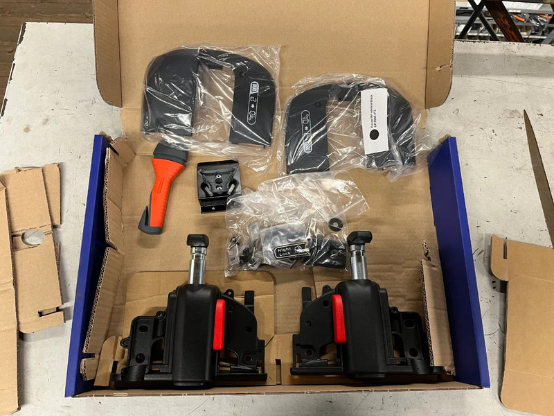 DAF Nightlock set XF106 - Дверь и запчасти для Грузовиков: фото 5 DAF Nightlock set XF106 - Дверь и запчасти для Грузовиков: фото 5