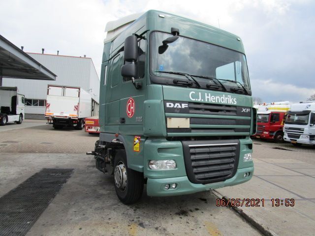 DAF XF 105 SPACE CABINE XF 105 EURO 5 - Кабина и интерьер: фото 2 DAF XF 105 SPACE CABINE XF 105 EURO 5 - Кабина и интерьер: фото 2