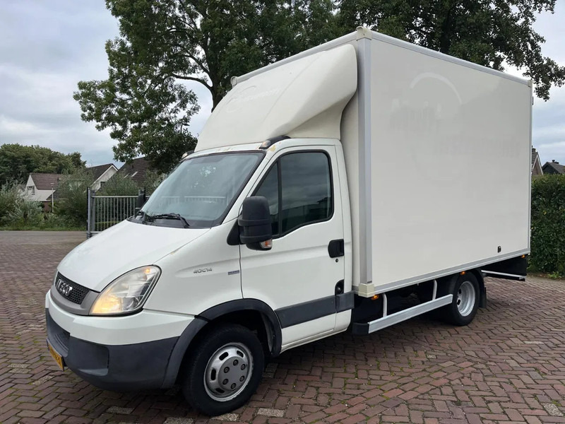 Iveco Daily 40 C14 - Фургон с закрытым кузовом: фото 1 Iveco Daily 40 C14 - Фургон с закрытым кузовом: фото 1