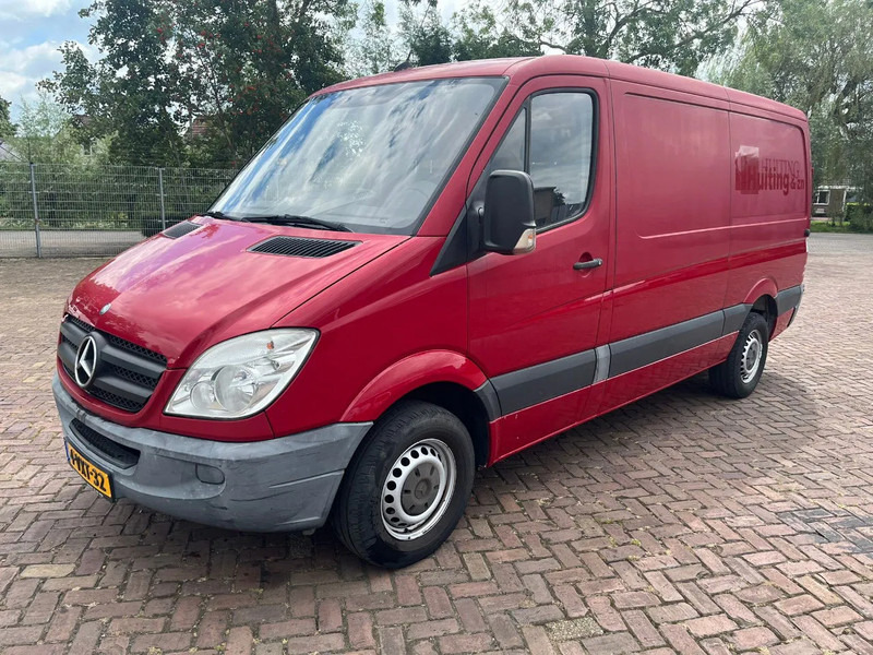 Mercedes-Benz Sprinter 313 L2H1 - Цельнометаллический фургон: фото 3 Mercedes-Benz Sprinter 313 L2H1 - Цельнометаллический фургон: фото 3